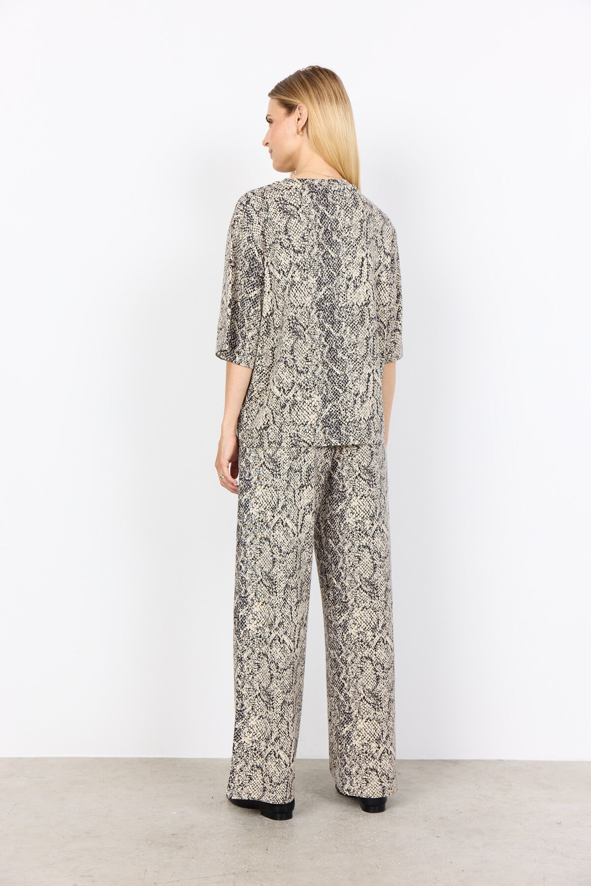 SC-VIOLET 1 T-shirt Cream