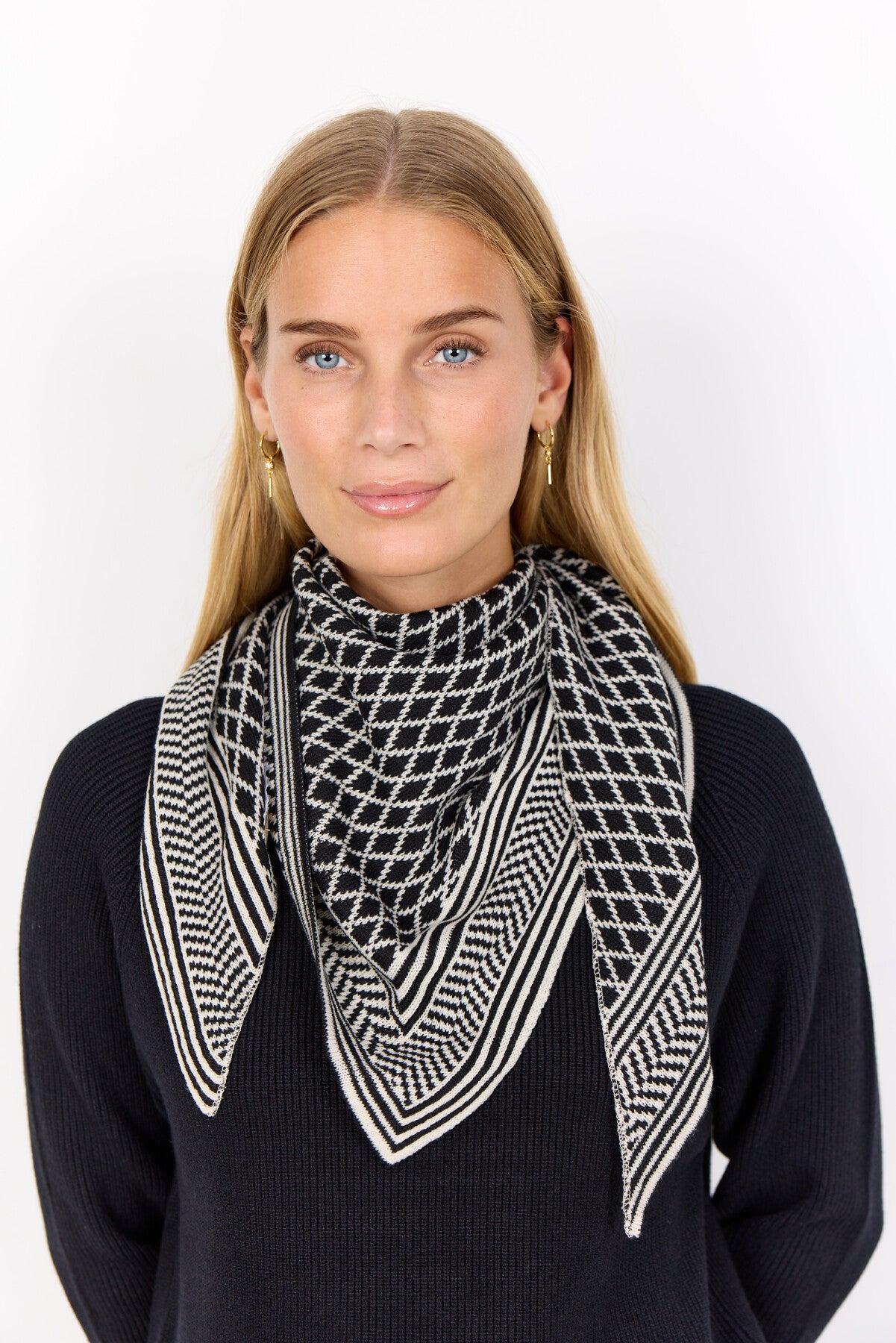 SC-BUKET 13 Scarf Black