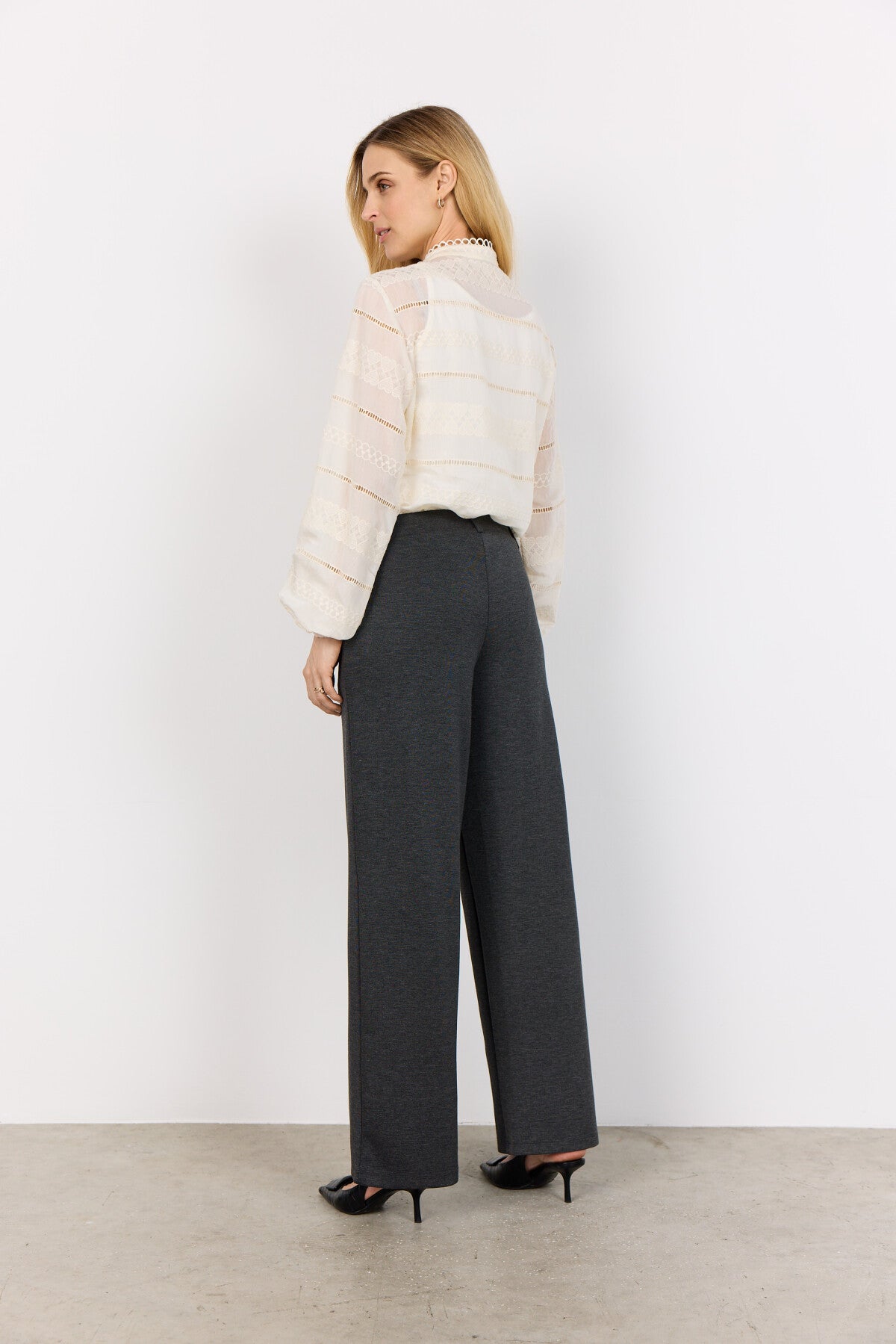 SC-AVA 1 Blouse Cream