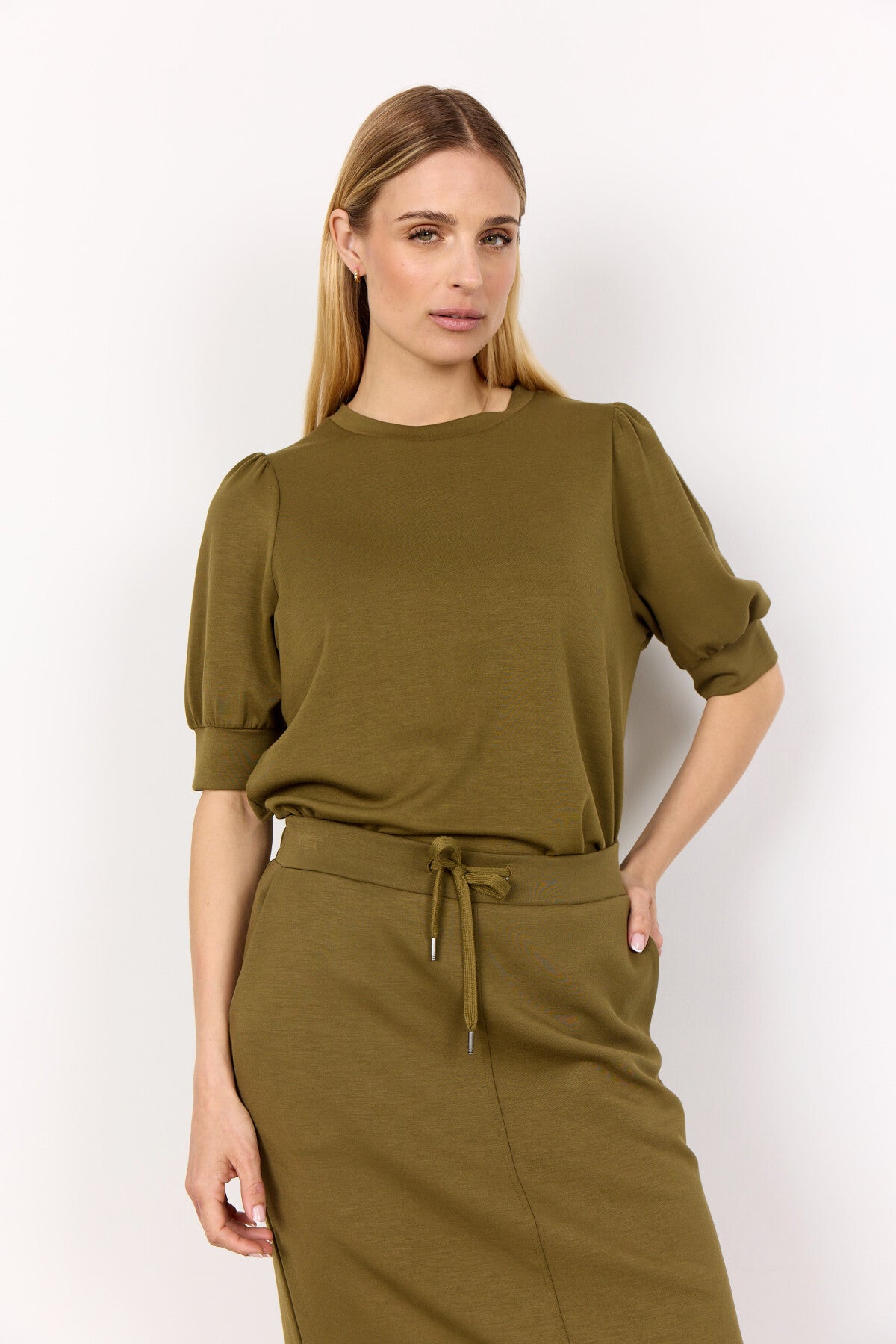 SC-BANU 83 T-shirt Olive