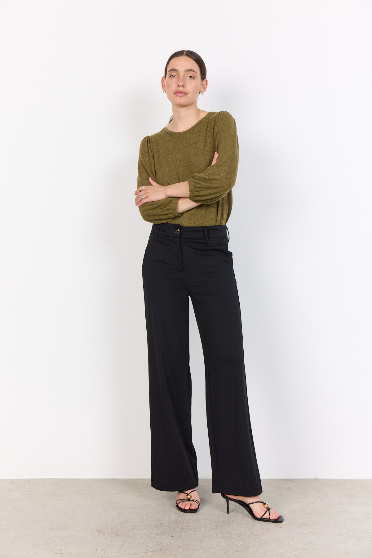 SC-BIARA 116 Blouse Olive