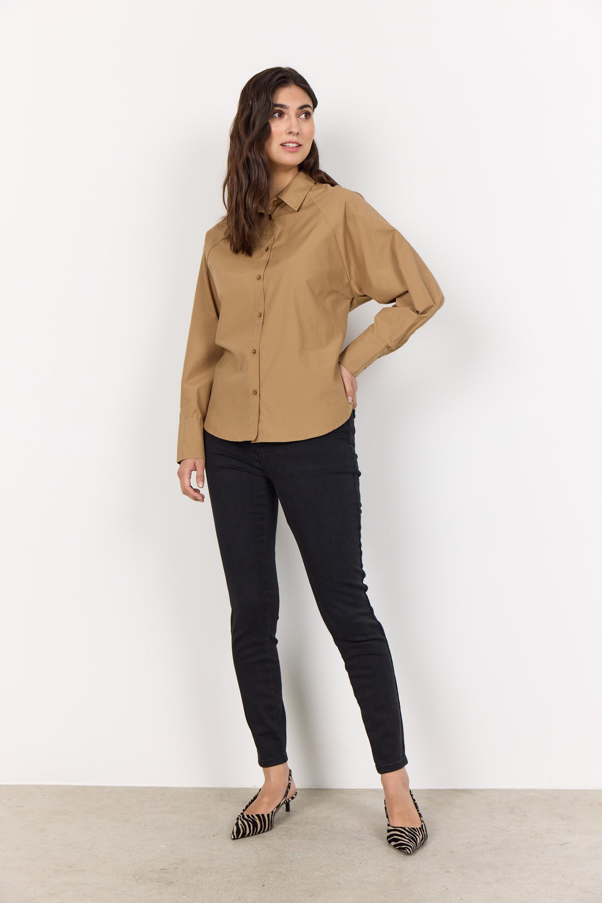 SC-NETTI 109 Shirt Dark sand