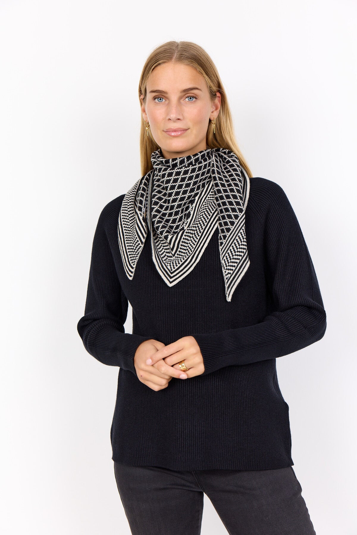 SC-BUKET 13 Scarf Black