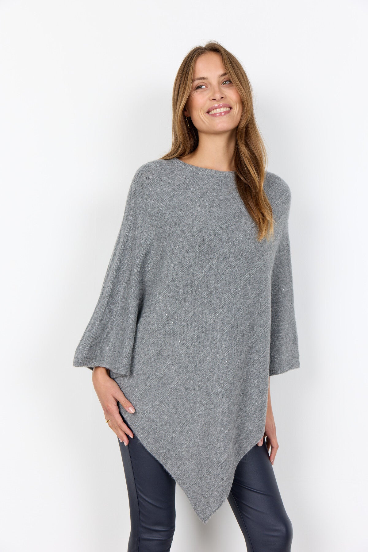 SC-AJNA 1 Poncho Grey