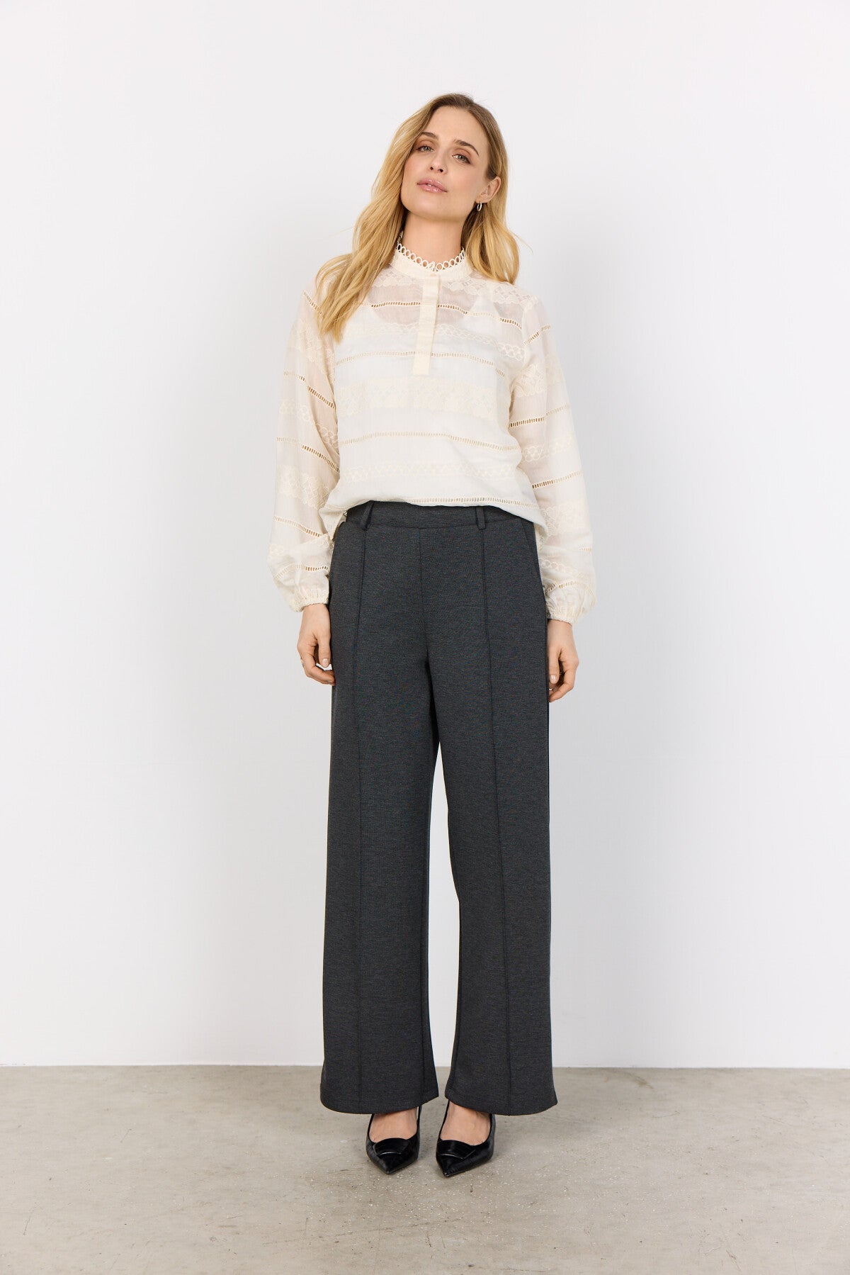 SC-AVA 1 Blouse Cream