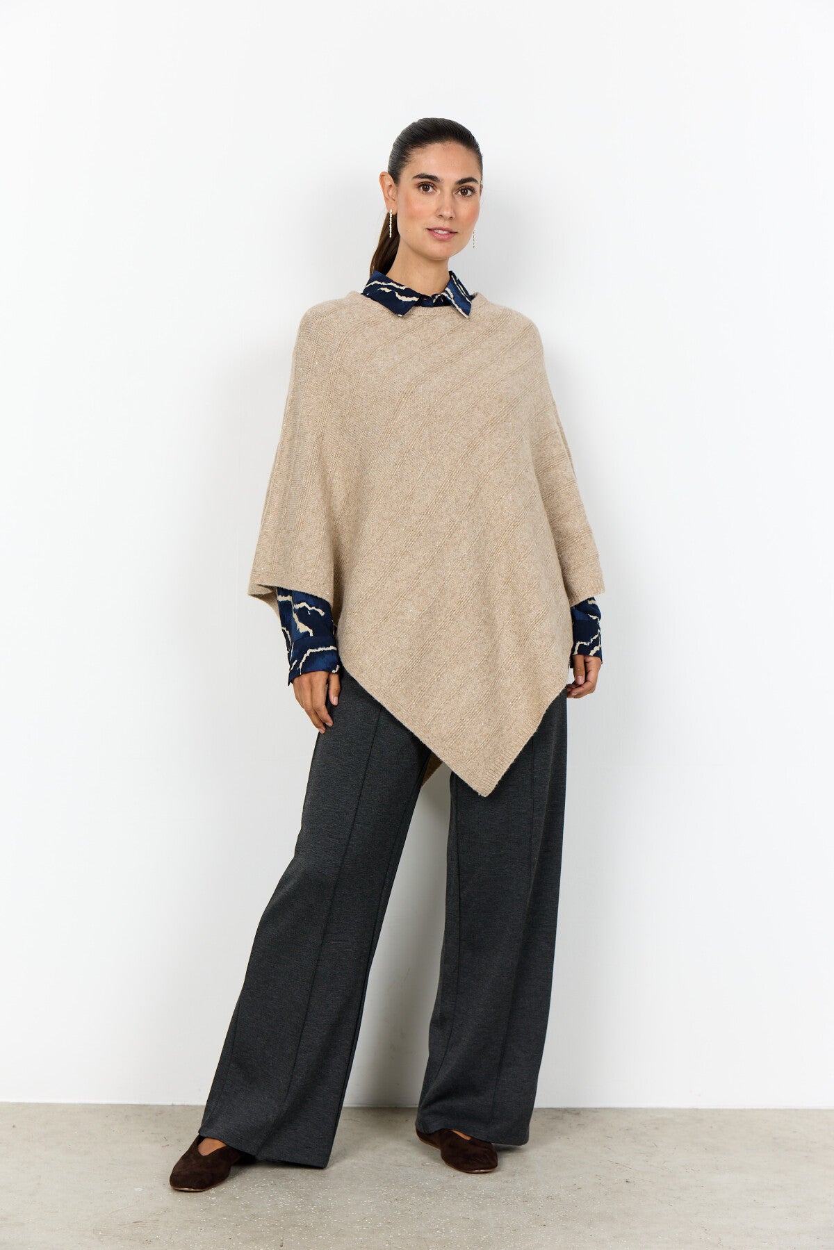 SC-AJNA 1 Poncho Sand