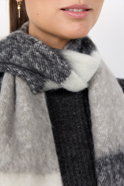 SC-SENELLA 1 Scarf Black