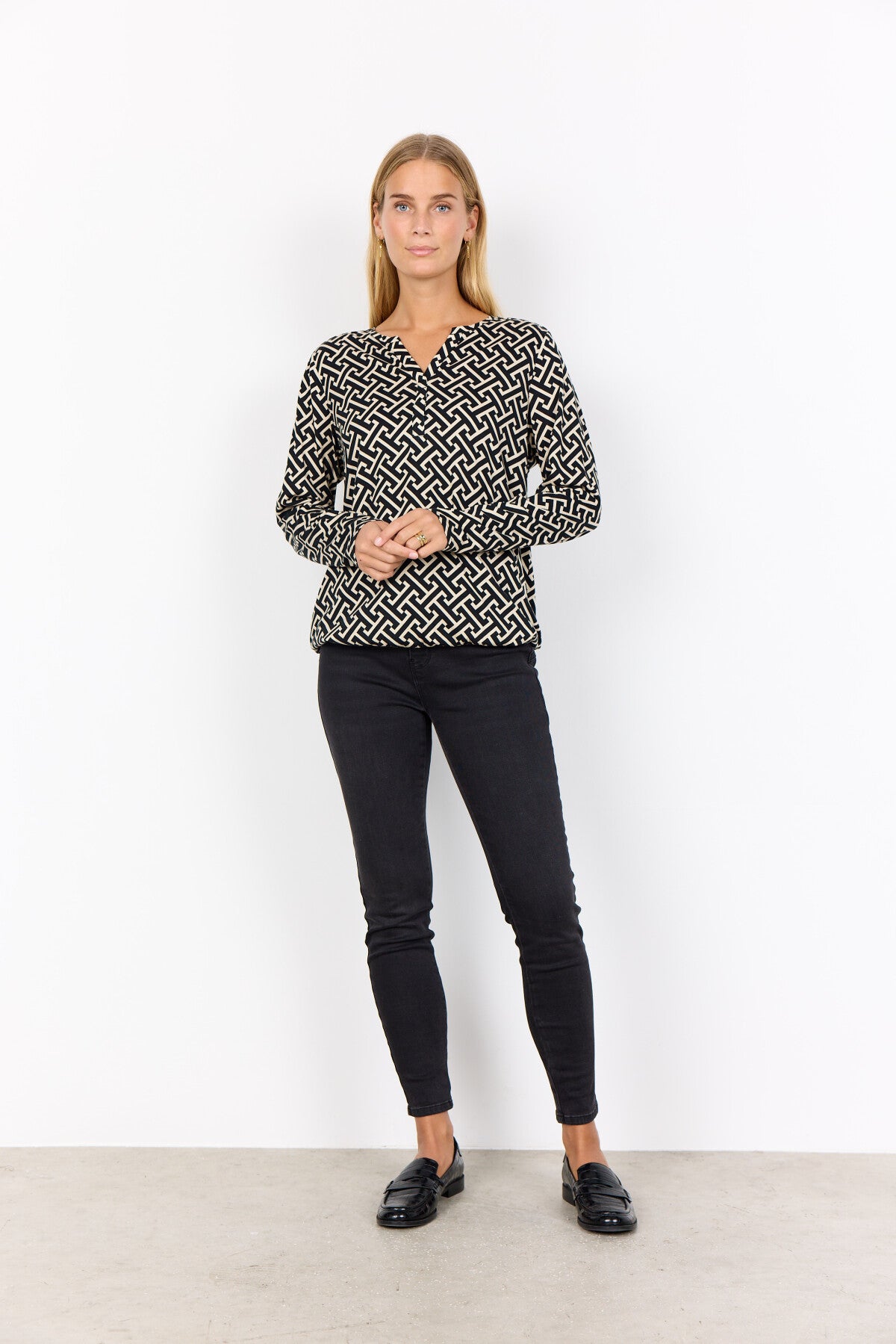 SC-FELICITY AOP 520 Blouse Black