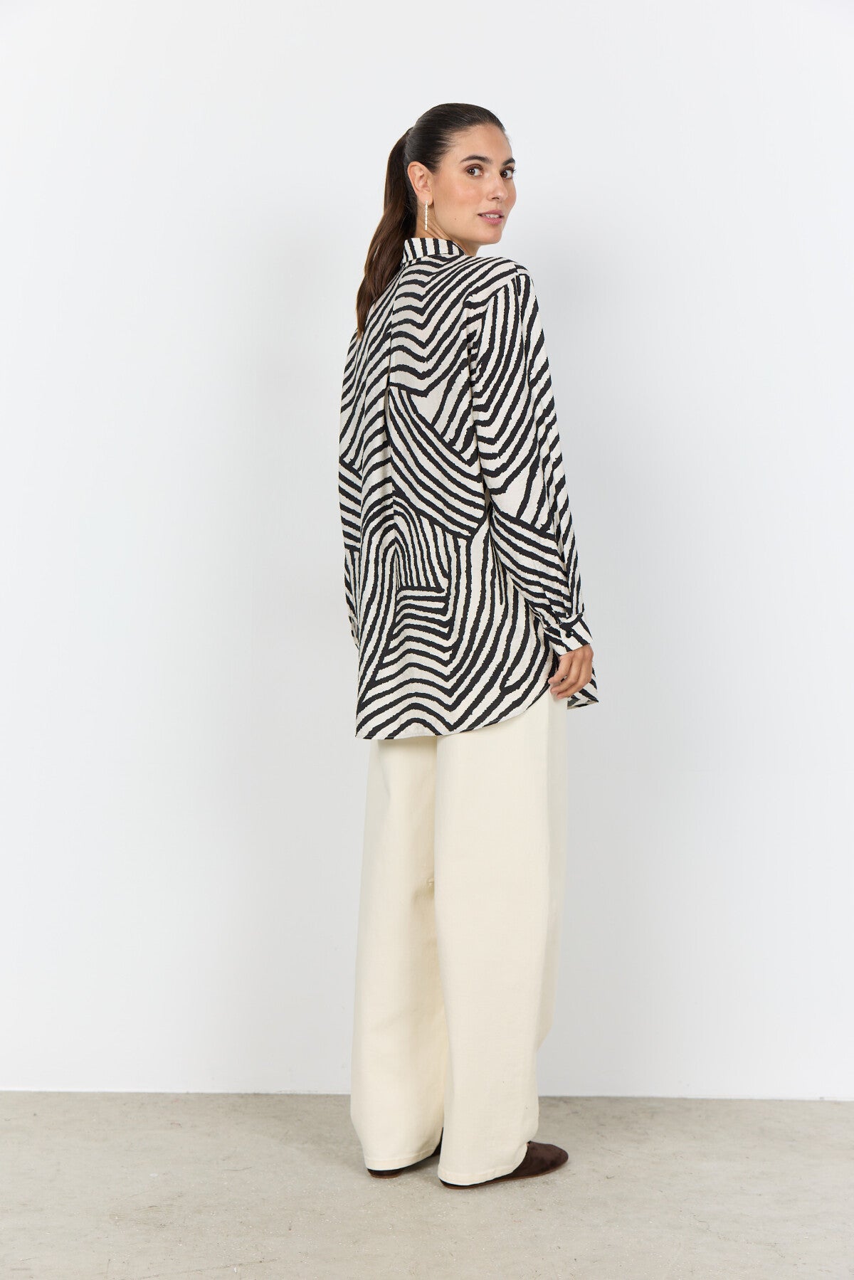 SC-BECCA 2 Shirt Black