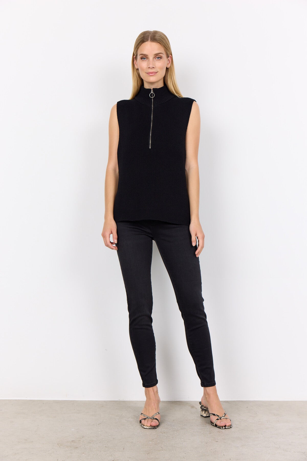 SC-JULIA 8 Waistcoat Black