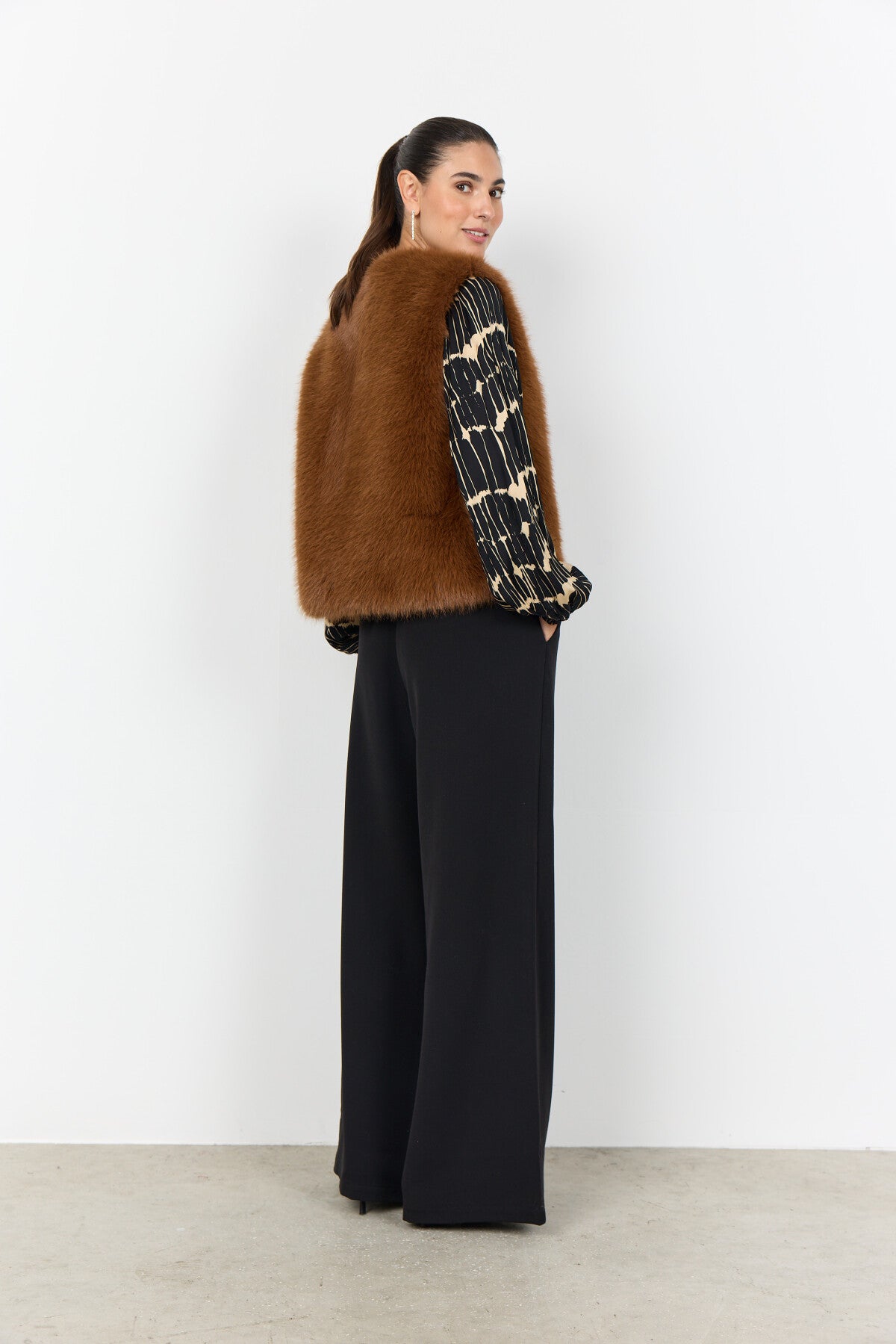 SC-NAIDA 3 Waistcoat Brown