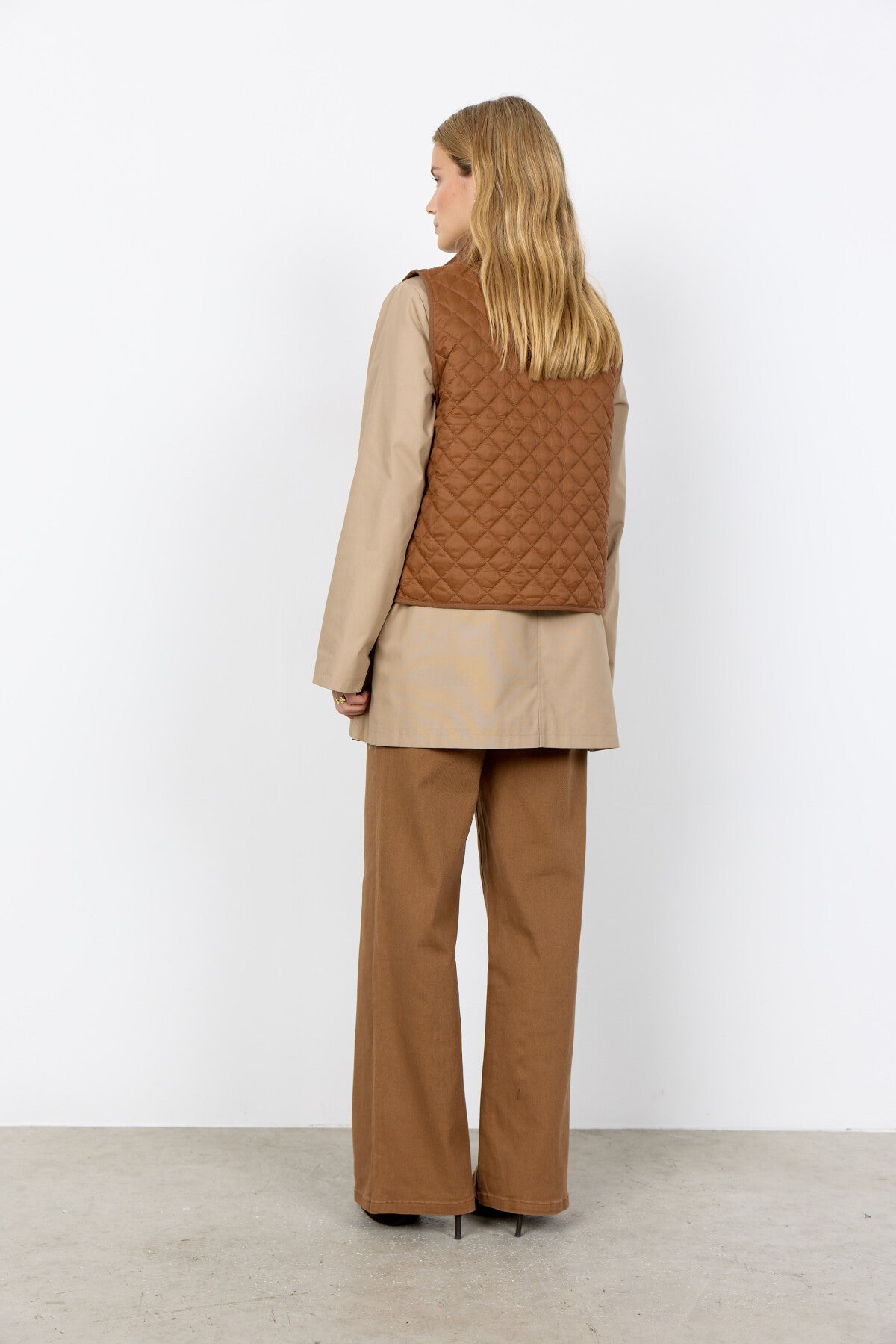 SC-BENETE 1 Waistcoat Camel
